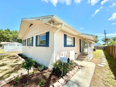 631 45th Avenue N St Petersburg FL 33703