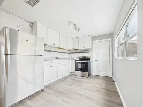 605 S Disston Avenue Tarpon Springs FL 34689