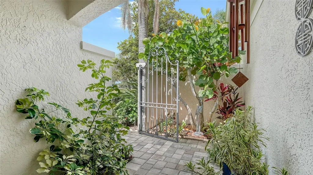 4429 Oakley Greene Sarasota FL 34235