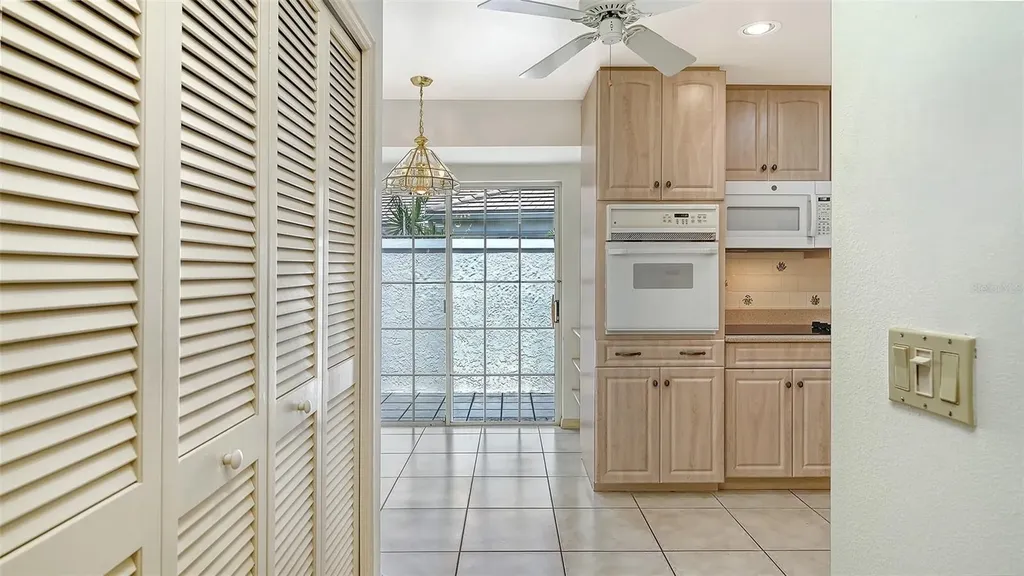 4429 Oakley Greene Sarasota FL 34235