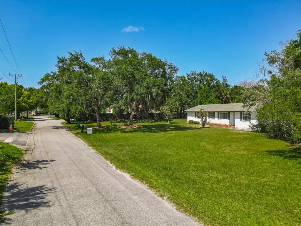 10 Mirror Lake Drive Ormond Beach FL 32174