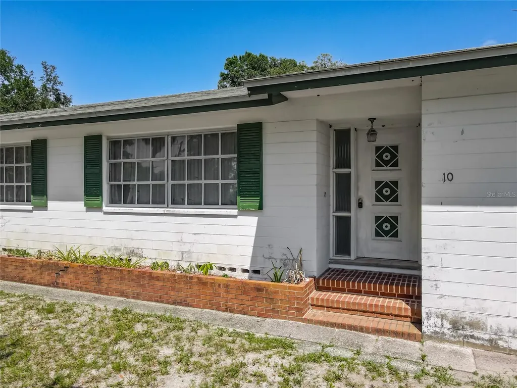 10 Mirror Lake Drive Ormond Beach FL 32174