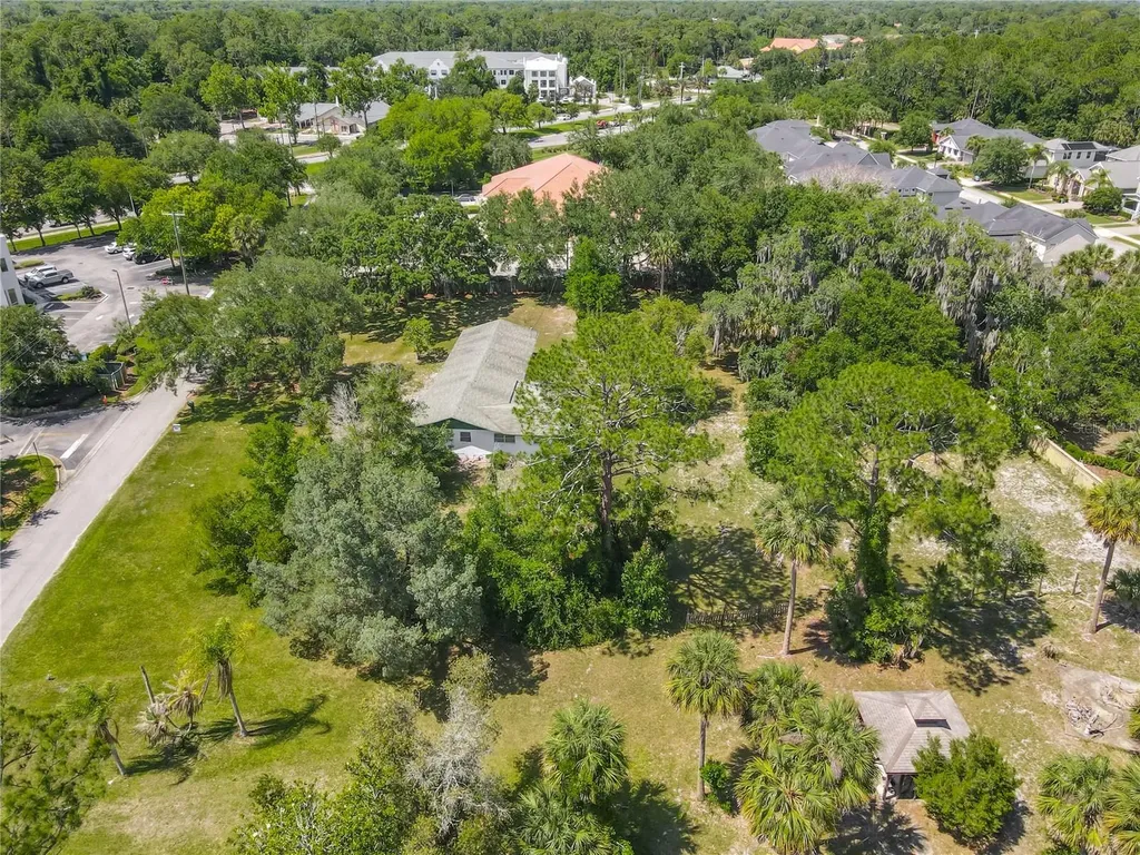 10 Mirror Lake Drive Ormond Beach FL 32174