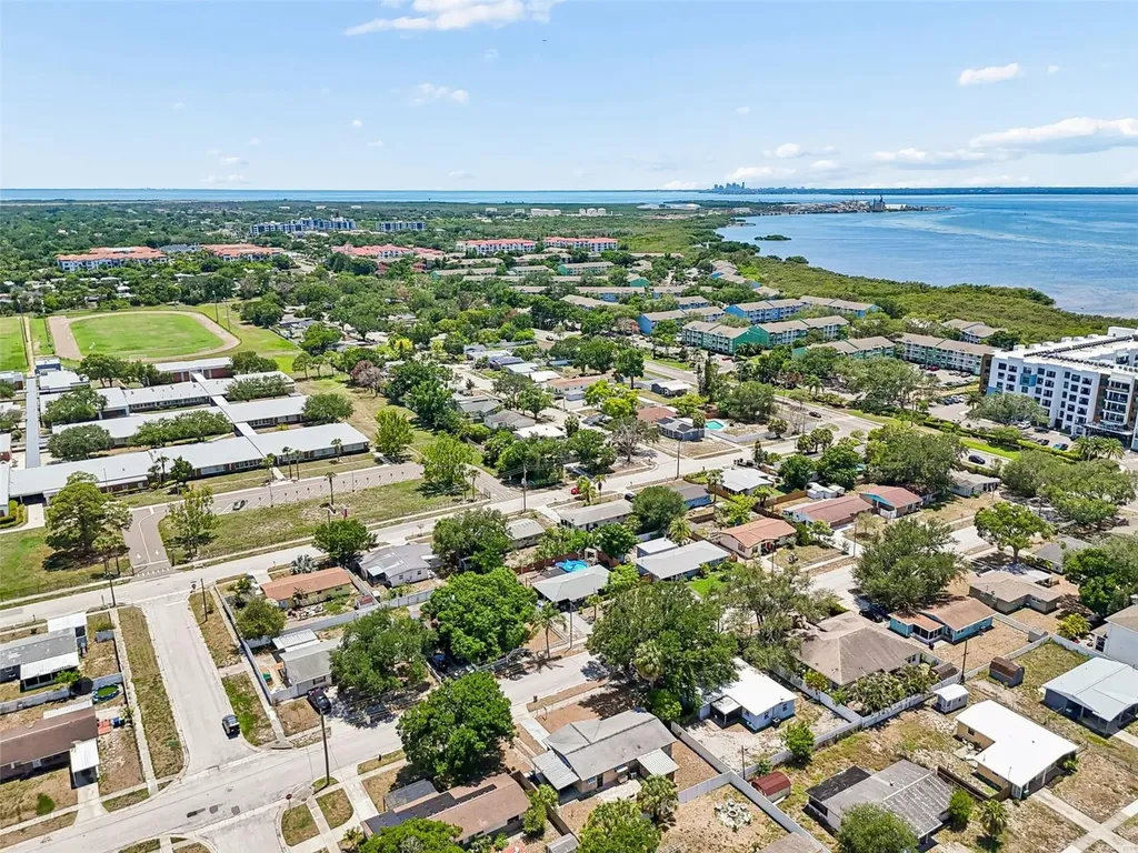 4721 W Fairview Heights Tampa FL 33616