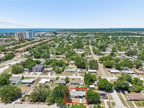4721 W Fairview Heights Tampa FL 33616