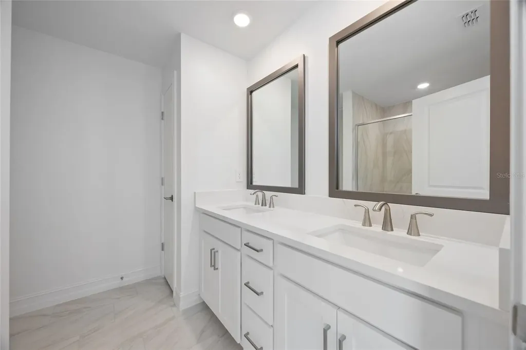 3463 Silent Gardens Cove Wesley Chapel FL 33543