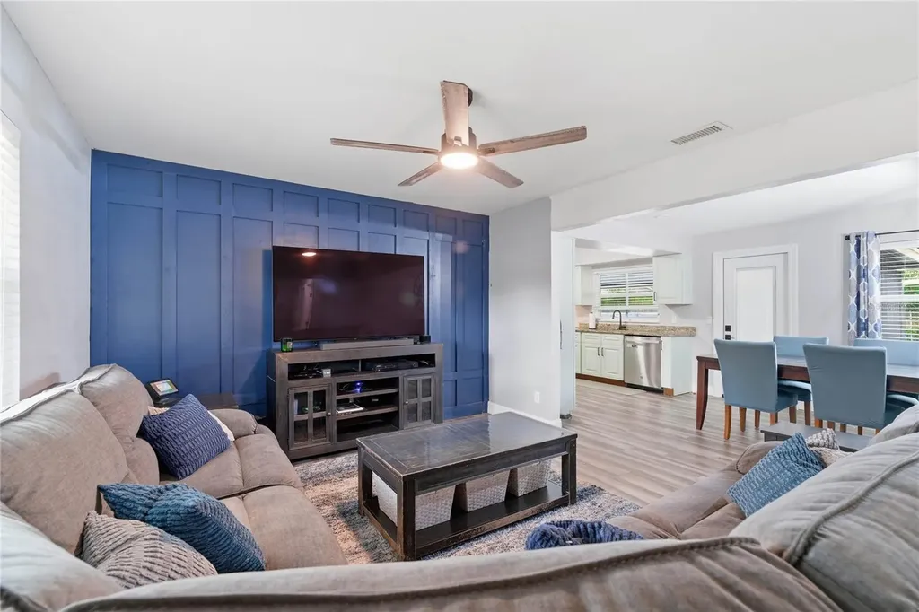 10214 N Woodmere Road Tampa FL 33617
