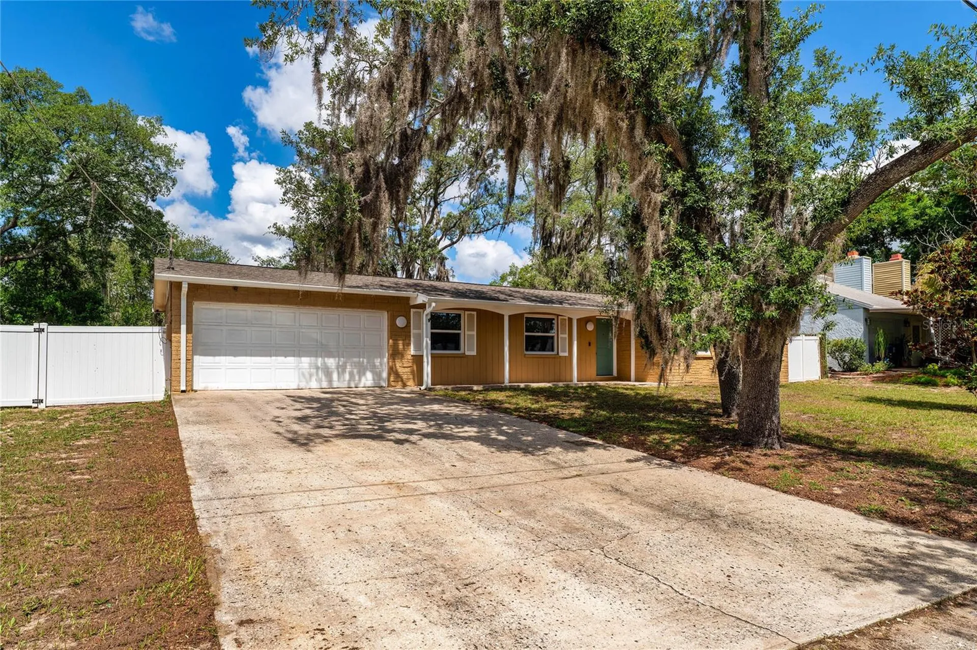 10214 N Woodmere Road Tampa FL 33617