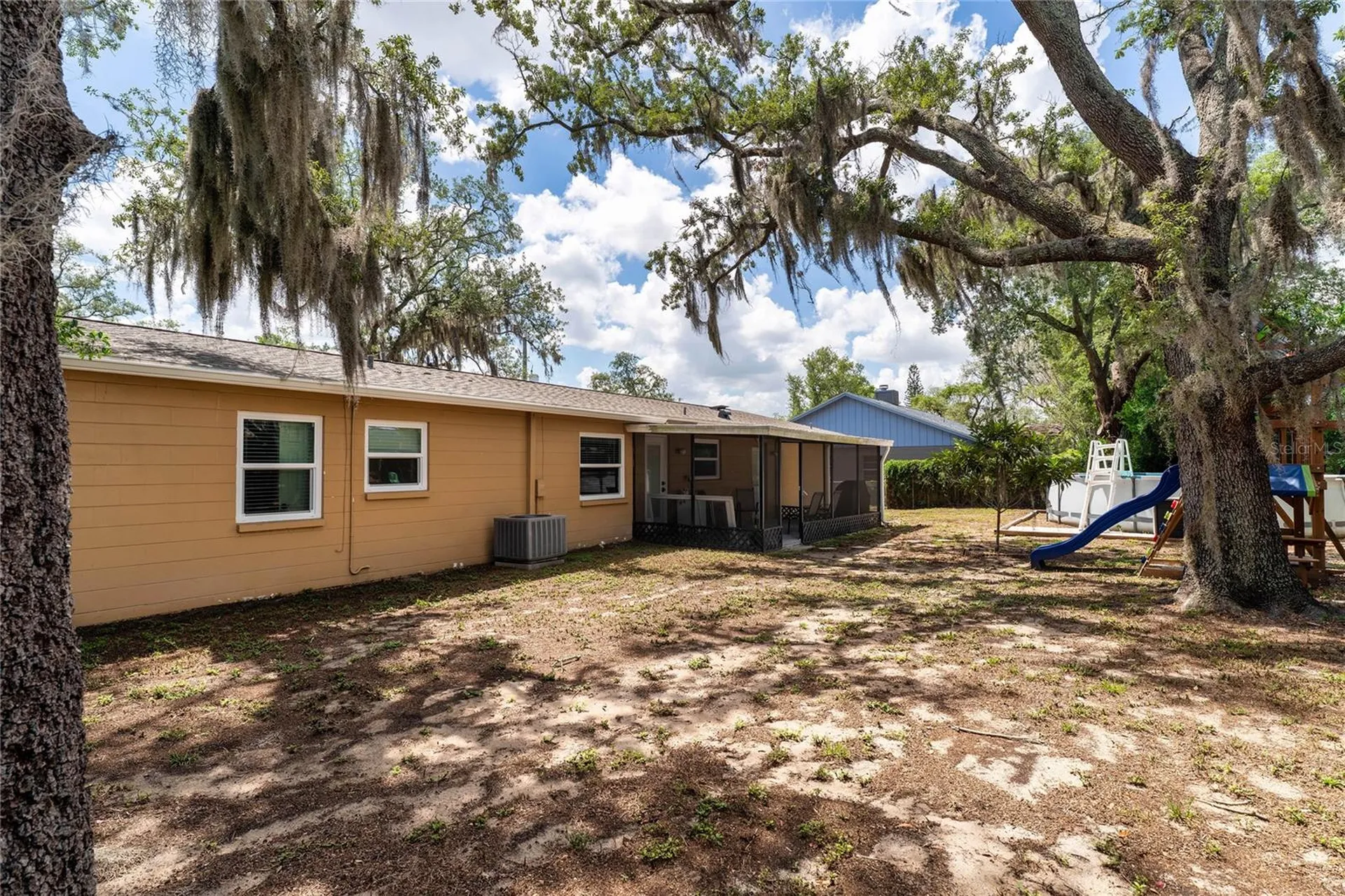 10214 N Woodmere Road Tampa FL 33617