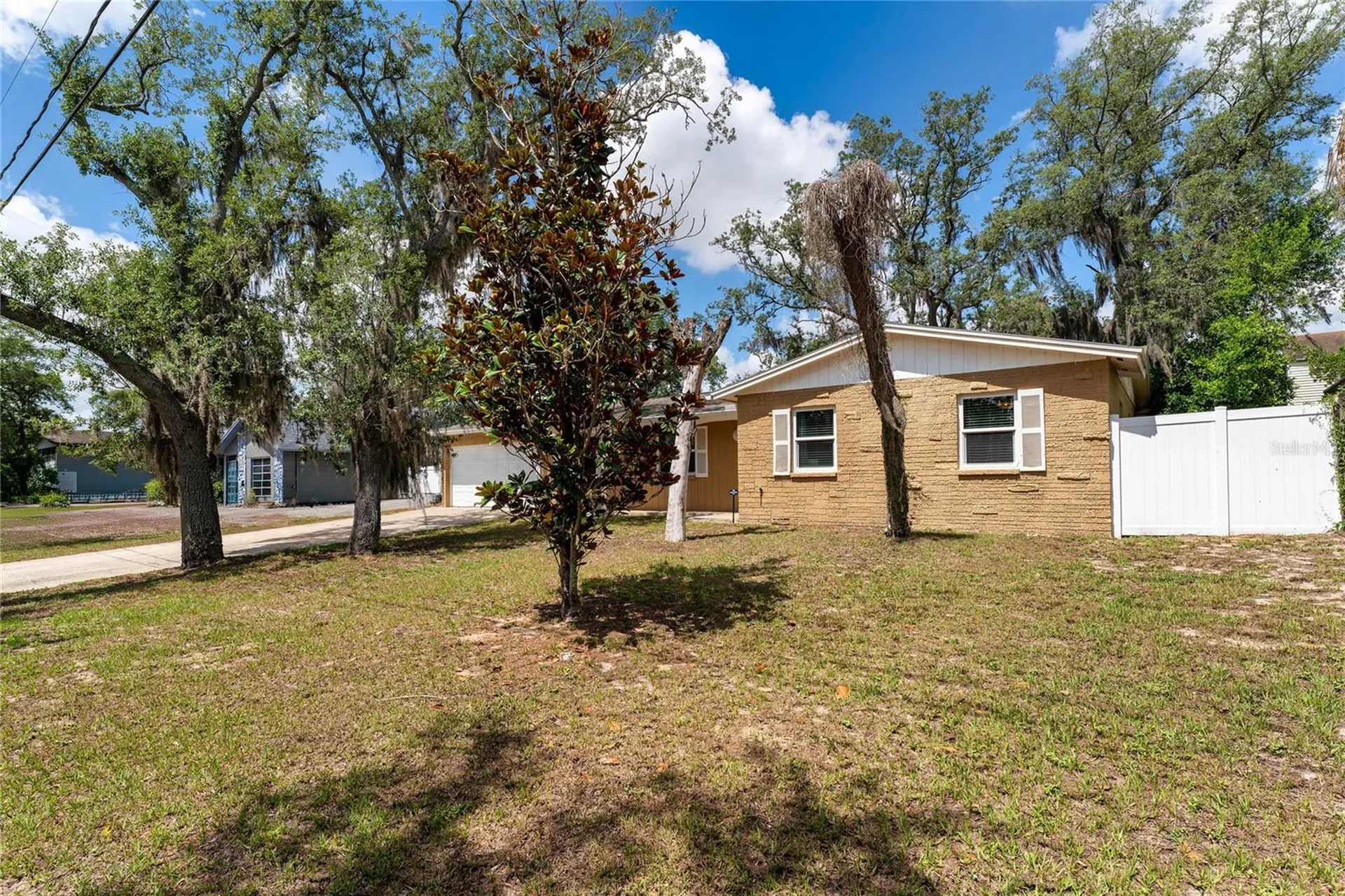 10214 N Woodmere Road Tampa FL 33617