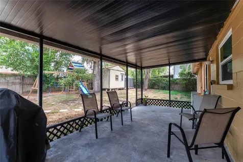 10214 N Woodmere Road Tampa FL 33617