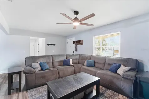 10214 N Woodmere Road Tampa FL 33617