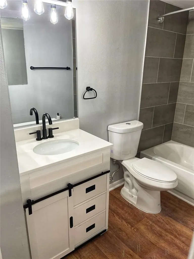 2846 Somerset Park Drive Tampa FL 33613