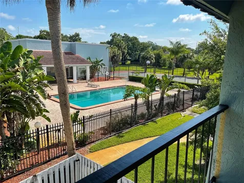 2846 Somerset Park Drive Tampa FL 33613