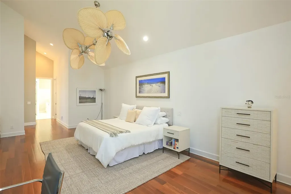 3527 Fair Oaks Lane Longboat Key FL 34228