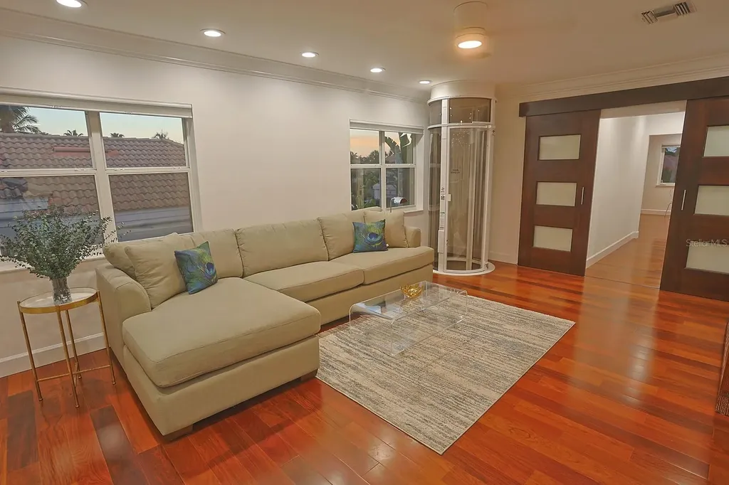 3527 Fair Oaks Lane Longboat Key FL 34228