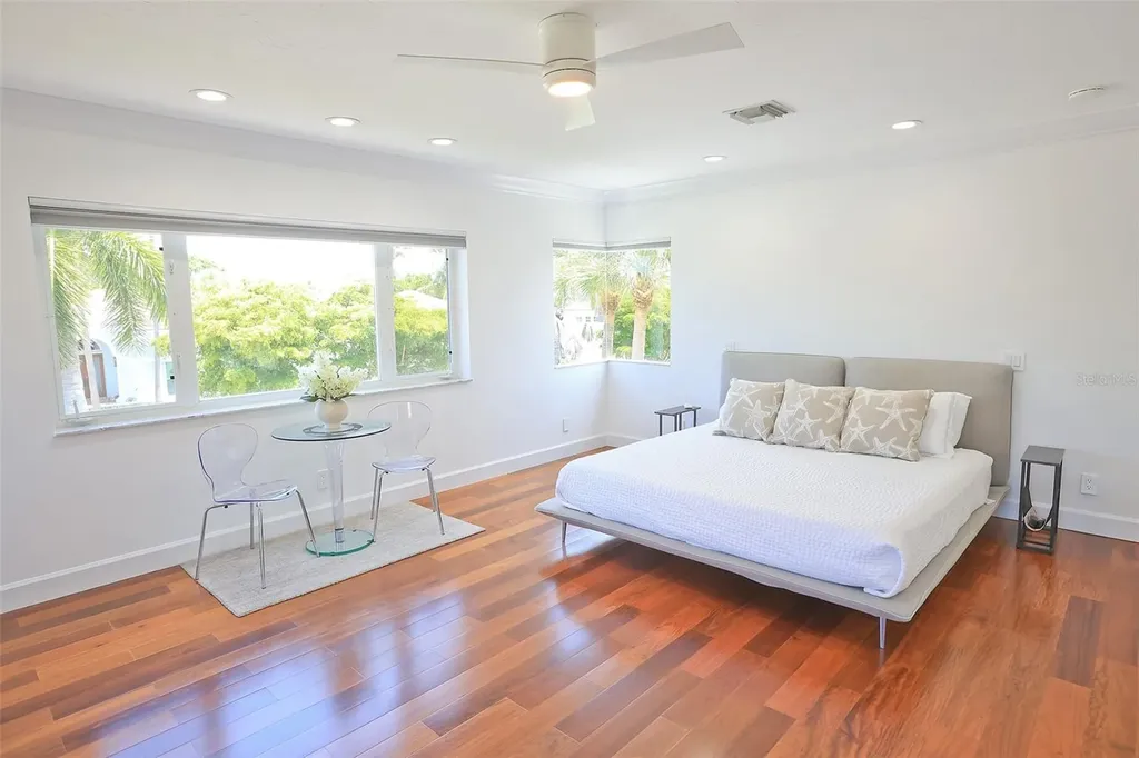 3527 Fair Oaks Lane Longboat Key FL 34228