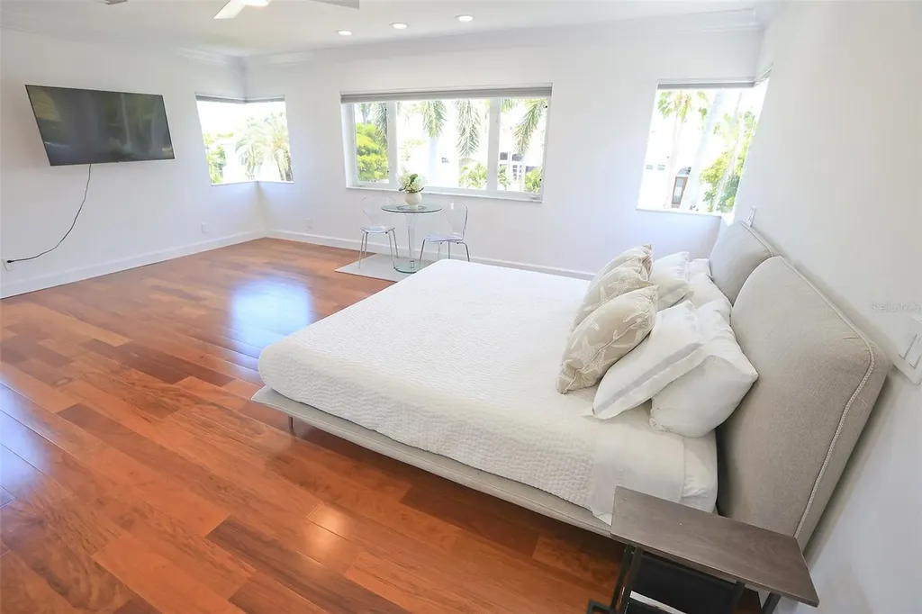 3527 Fair Oaks Lane Longboat Key FL 34228