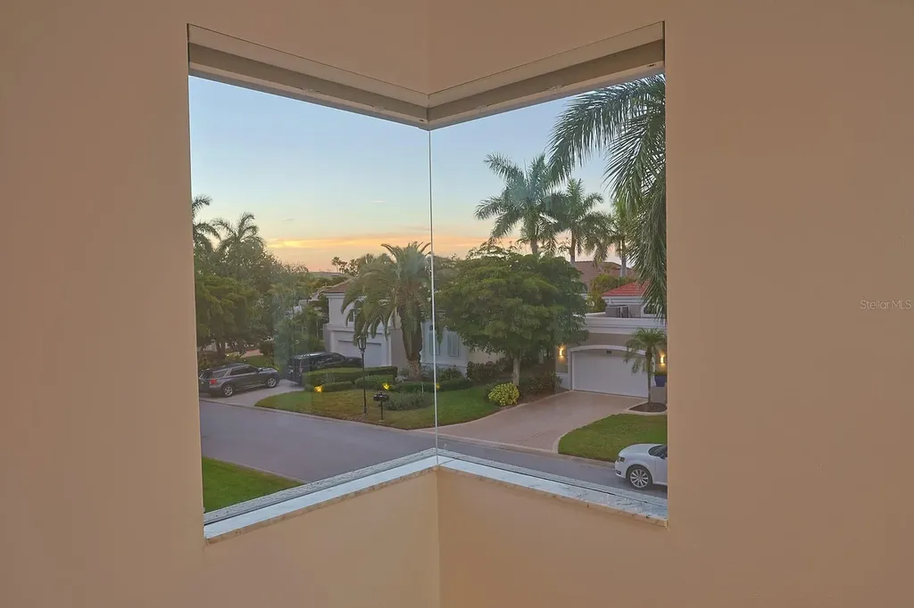 3527 Fair Oaks Lane Longboat Key FL 34228