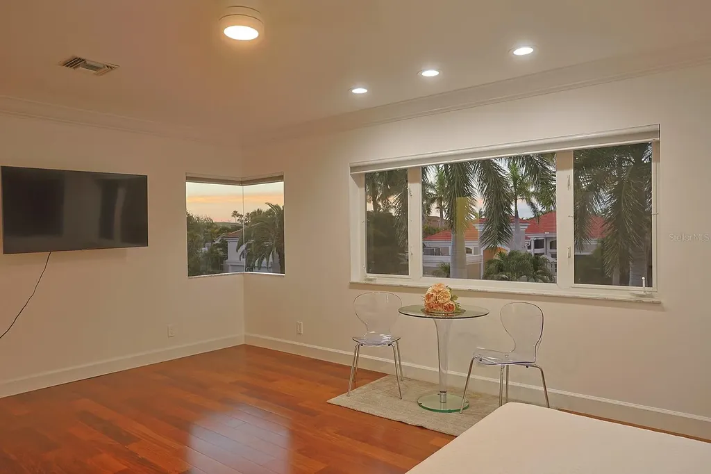 3527 Fair Oaks Lane Longboat Key FL 34228