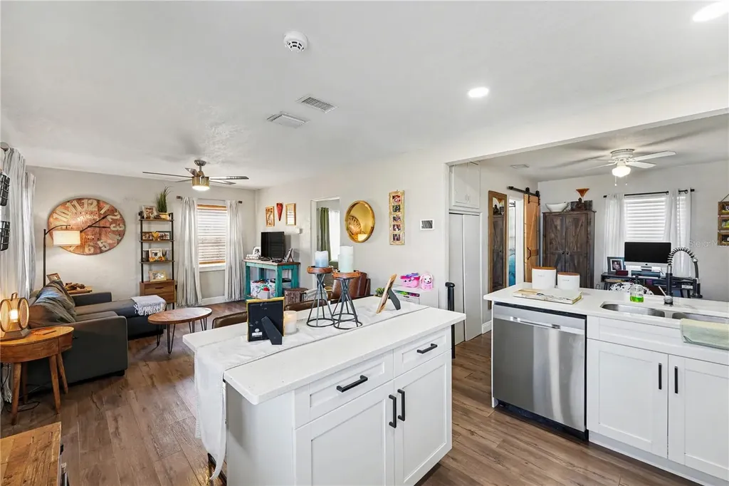 4127 6th Avenue St Petersburg FL 33713