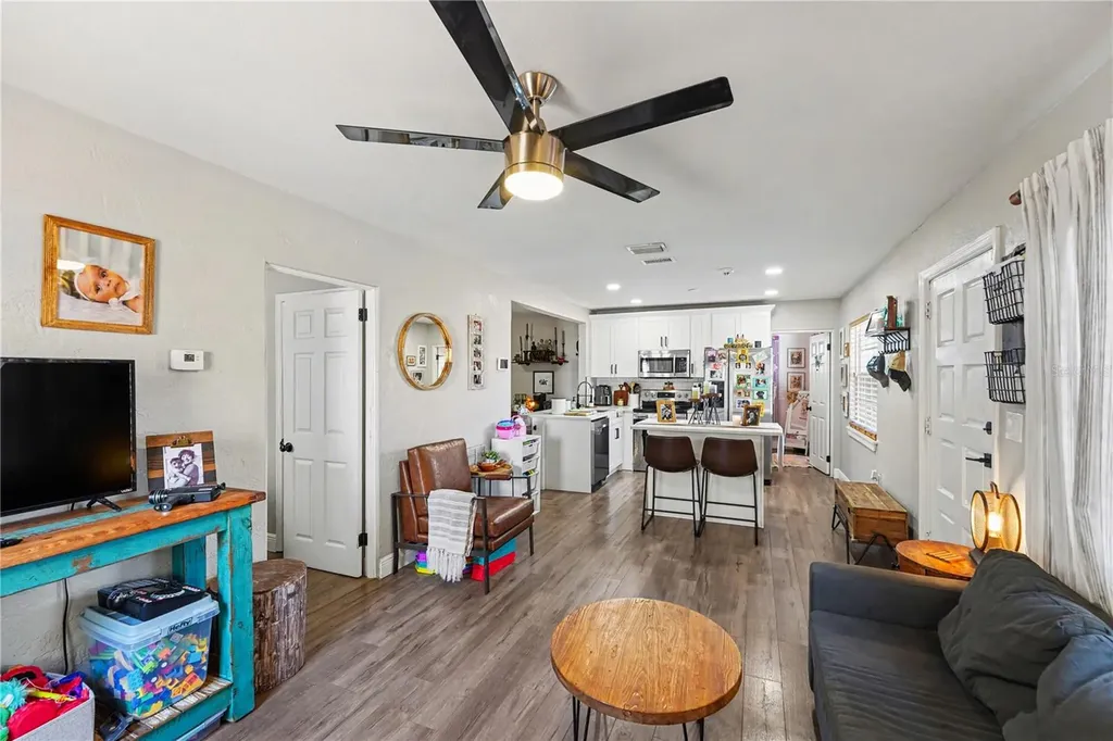 4127 6th Avenue St Petersburg FL 33713