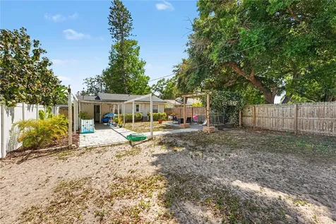 4127 6th Avenue St Petersburg FL 33713