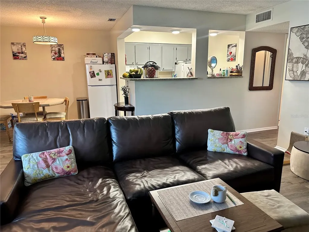 350 79th Avenue N St Petersburg FL 33702