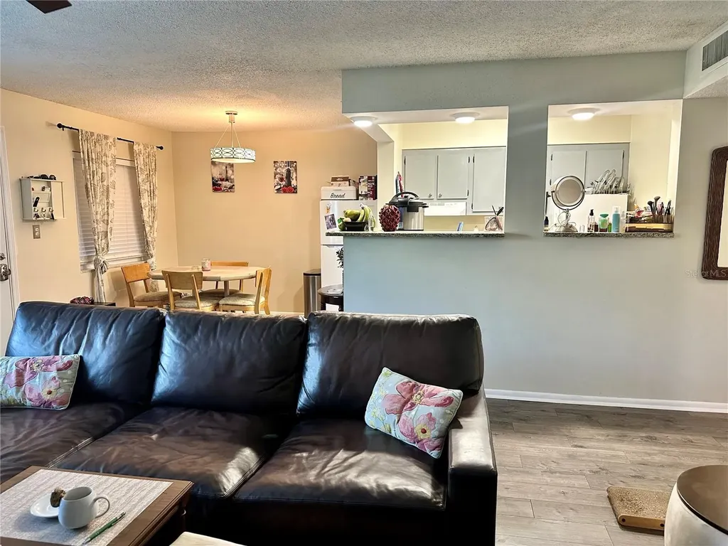 350 79th Avenue N St Petersburg FL 33702