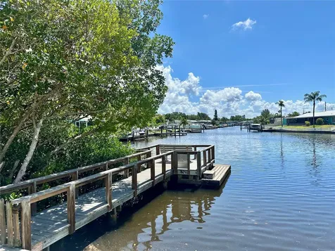 350 79th Avenue N St Petersburg FL 33702