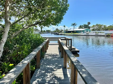 350 79th Avenue N St Petersburg FL 33702