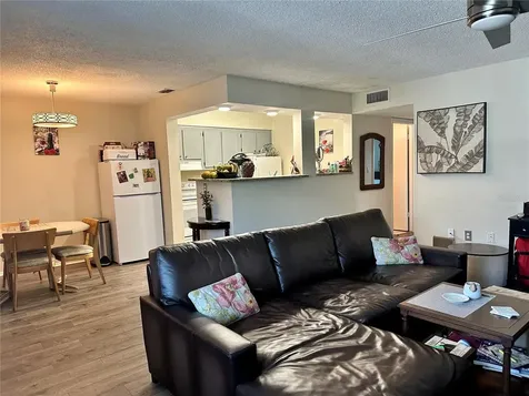 350 79th Avenue N St Petersburg FL 33702