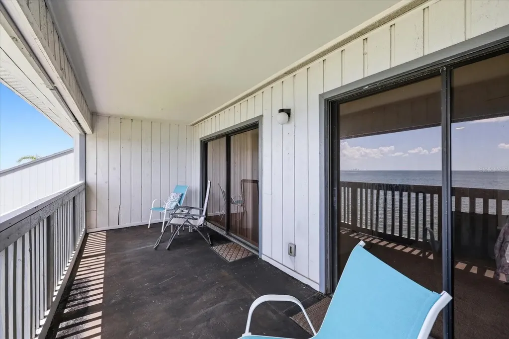 818 Bahia Del Sol Drive Ruskin FL 33570