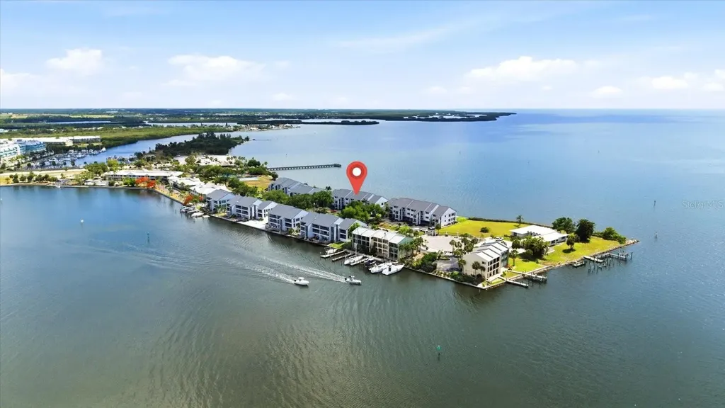 818 Bahia Del Sol Drive Ruskin FL 33570