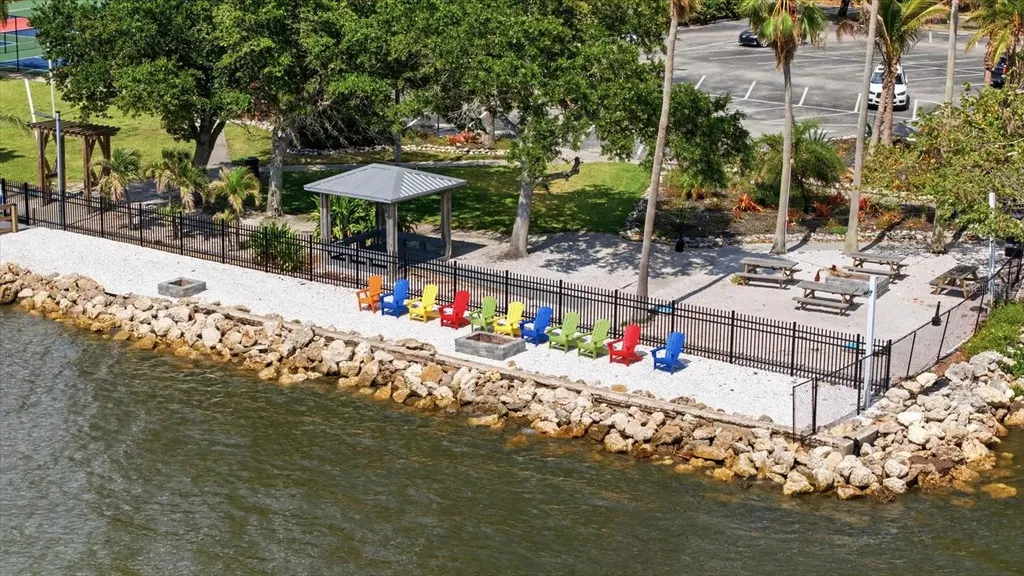 818 Bahia Del Sol Drive Ruskin FL 33570