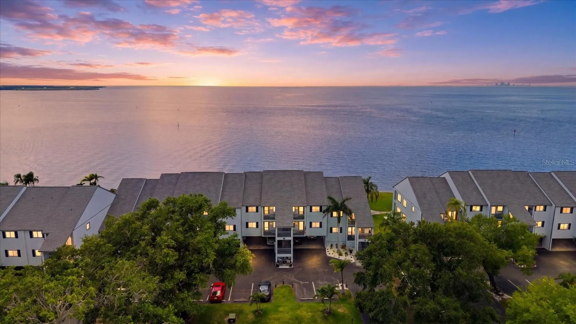818 Bahia Del Sol Drive Ruskin FL 33570