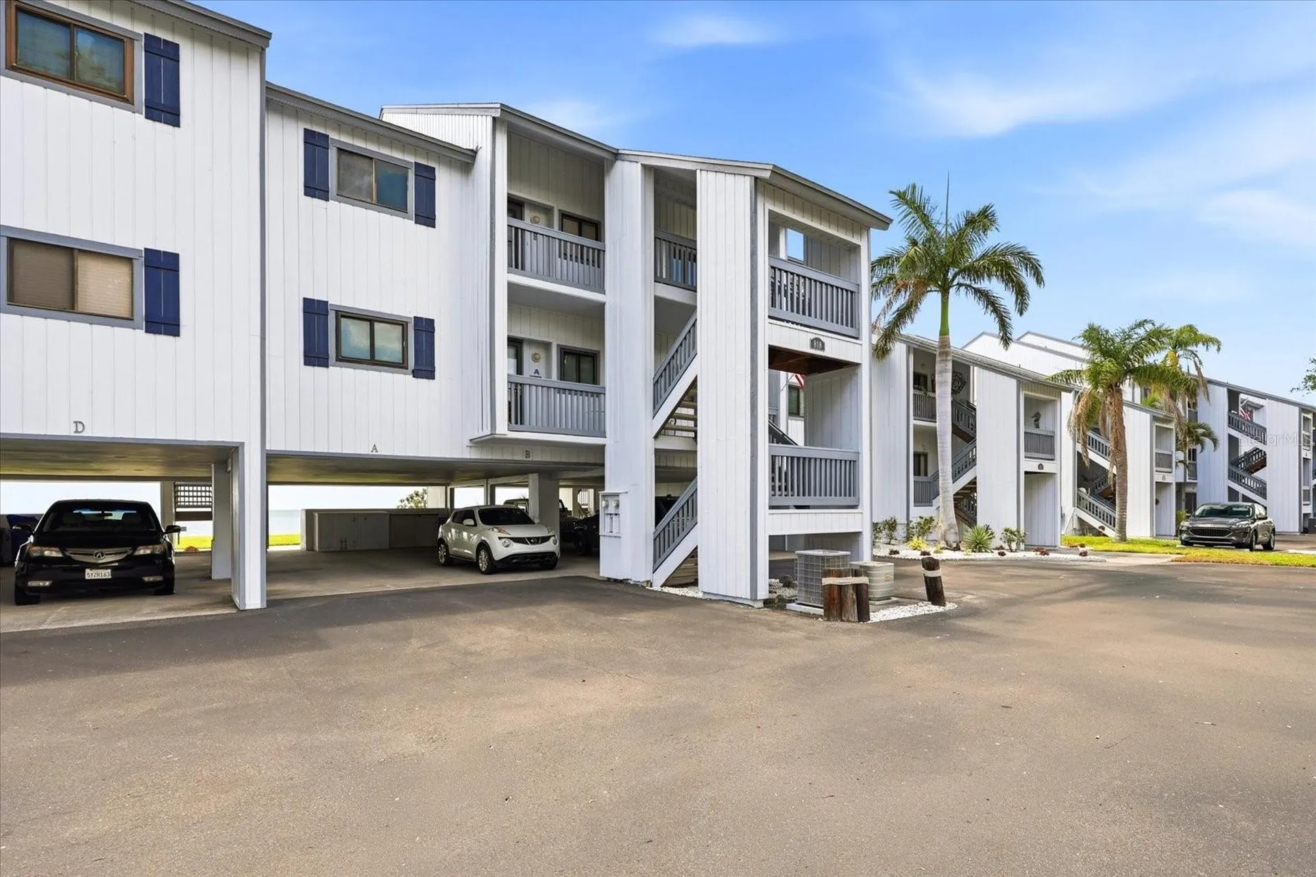 818 Bahia Del Sol Drive Ruskin FL 33570