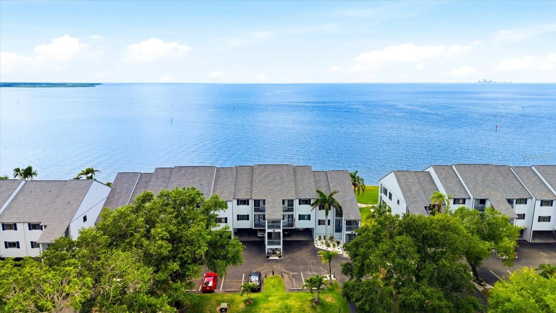 818 Bahia Del Sol Drive Ruskin FL 33570