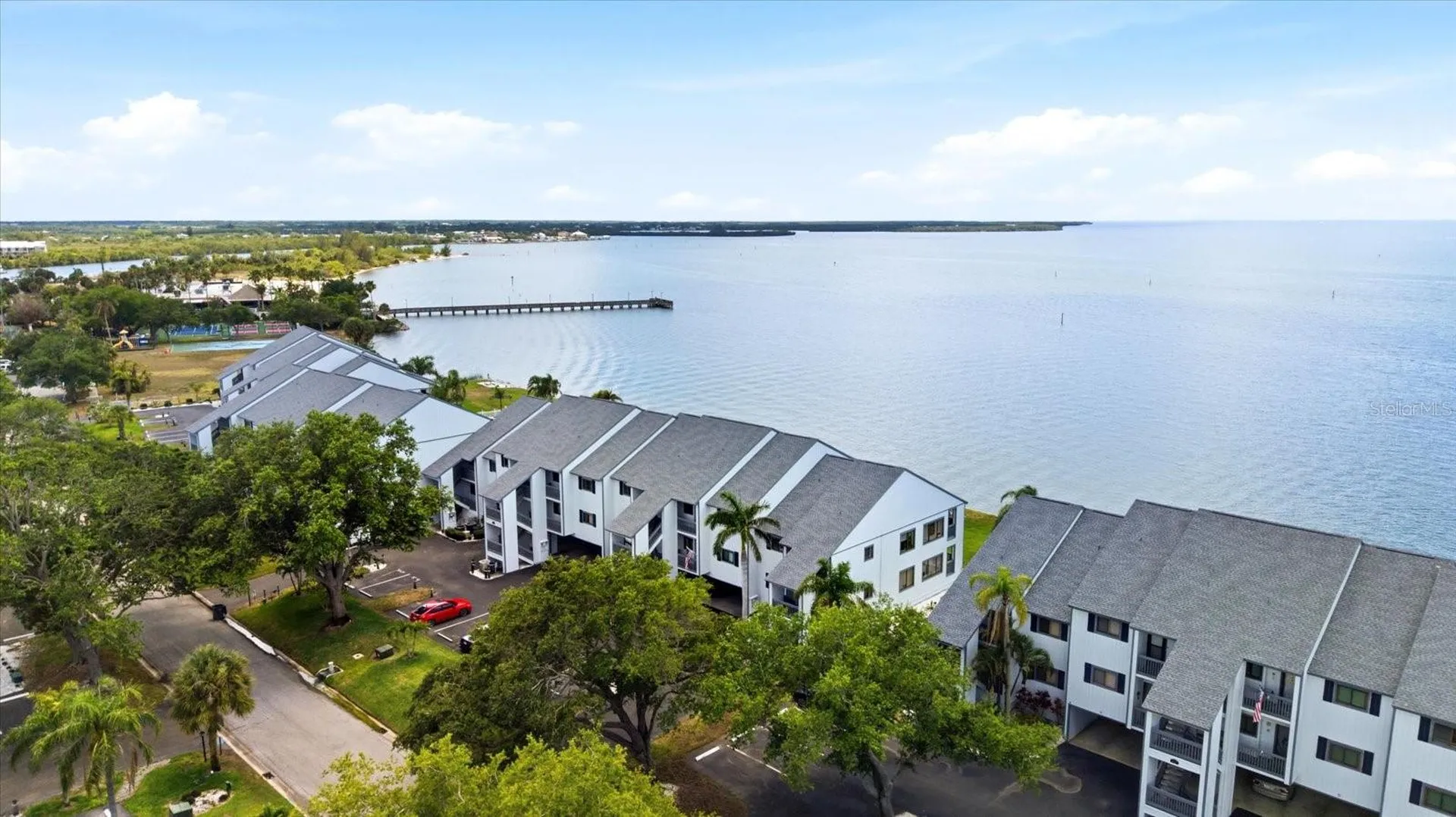 818 Bahia Del Sol Drive Ruskin FL 33570
