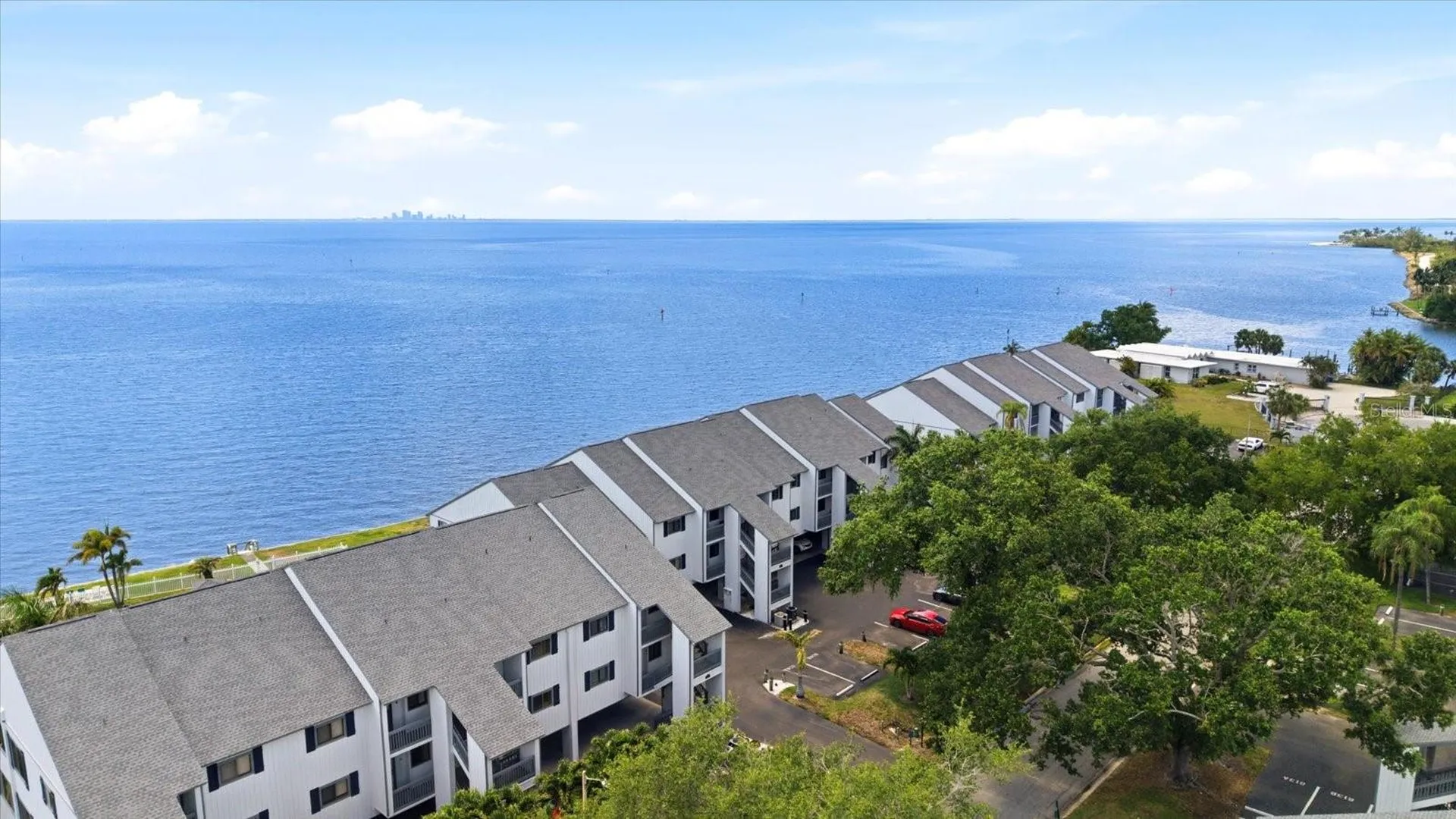 818 Bahia Del Sol Drive Ruskin FL 33570
