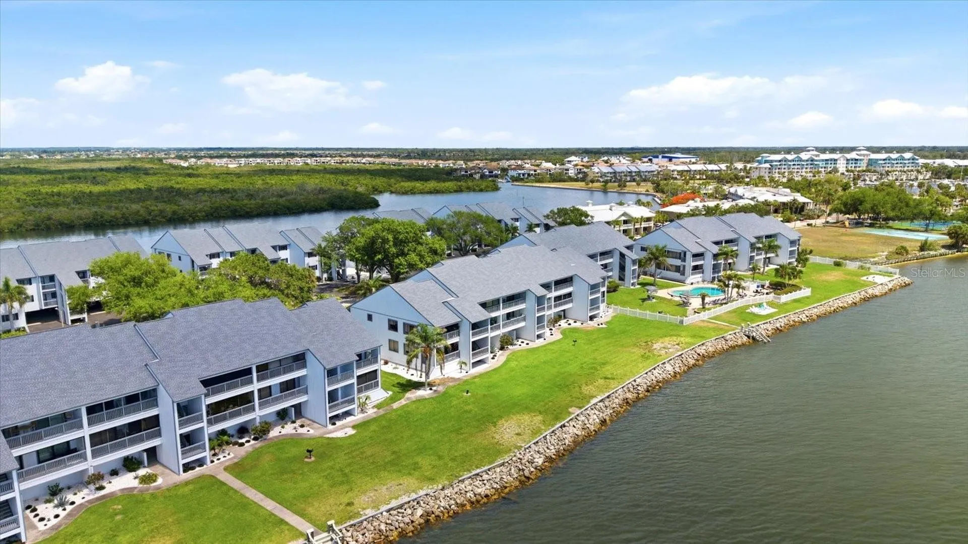 818 Bahia Del Sol Drive Ruskin FL 33570