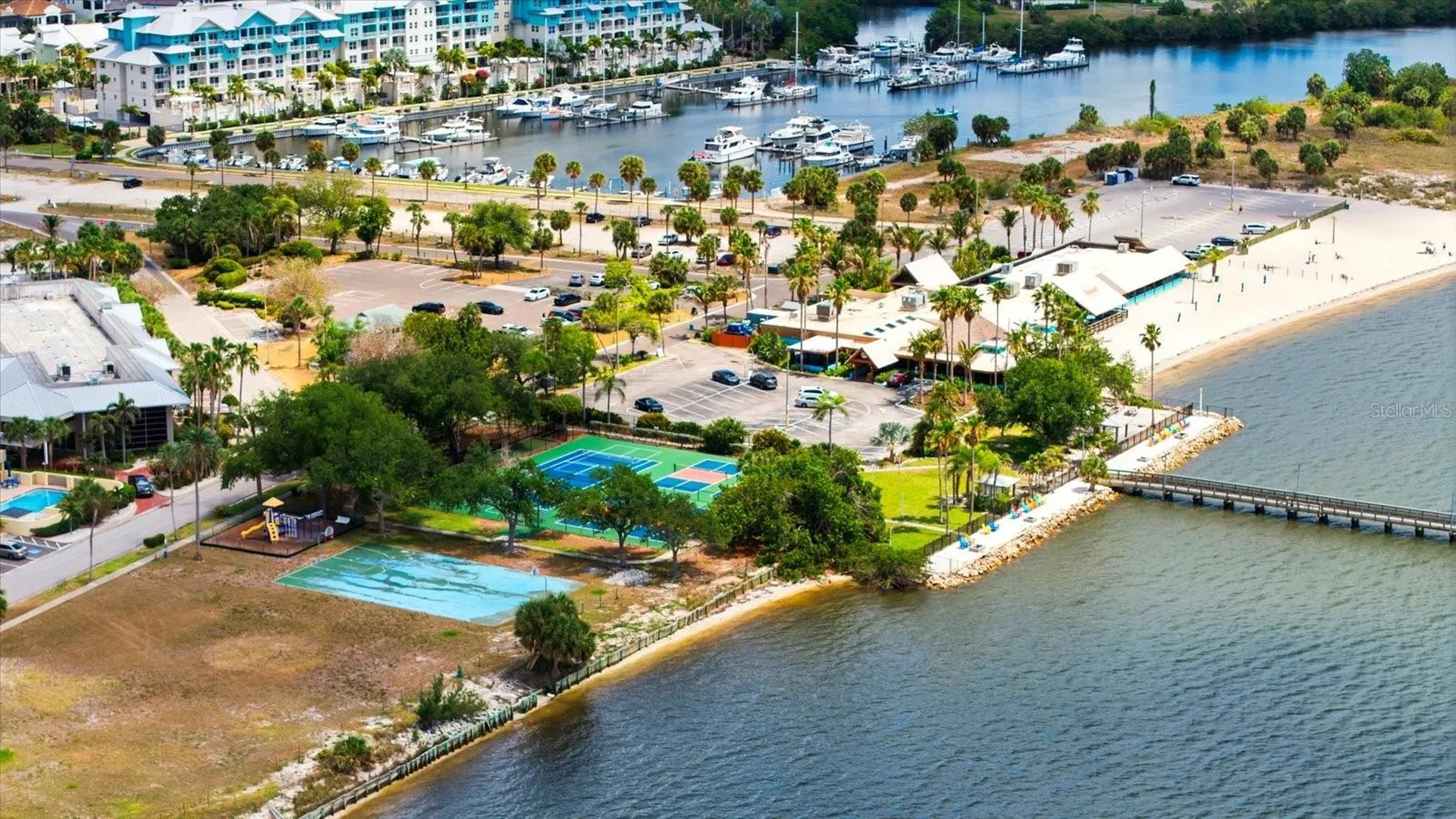 818 Bahia Del Sol Drive Ruskin FL 33570