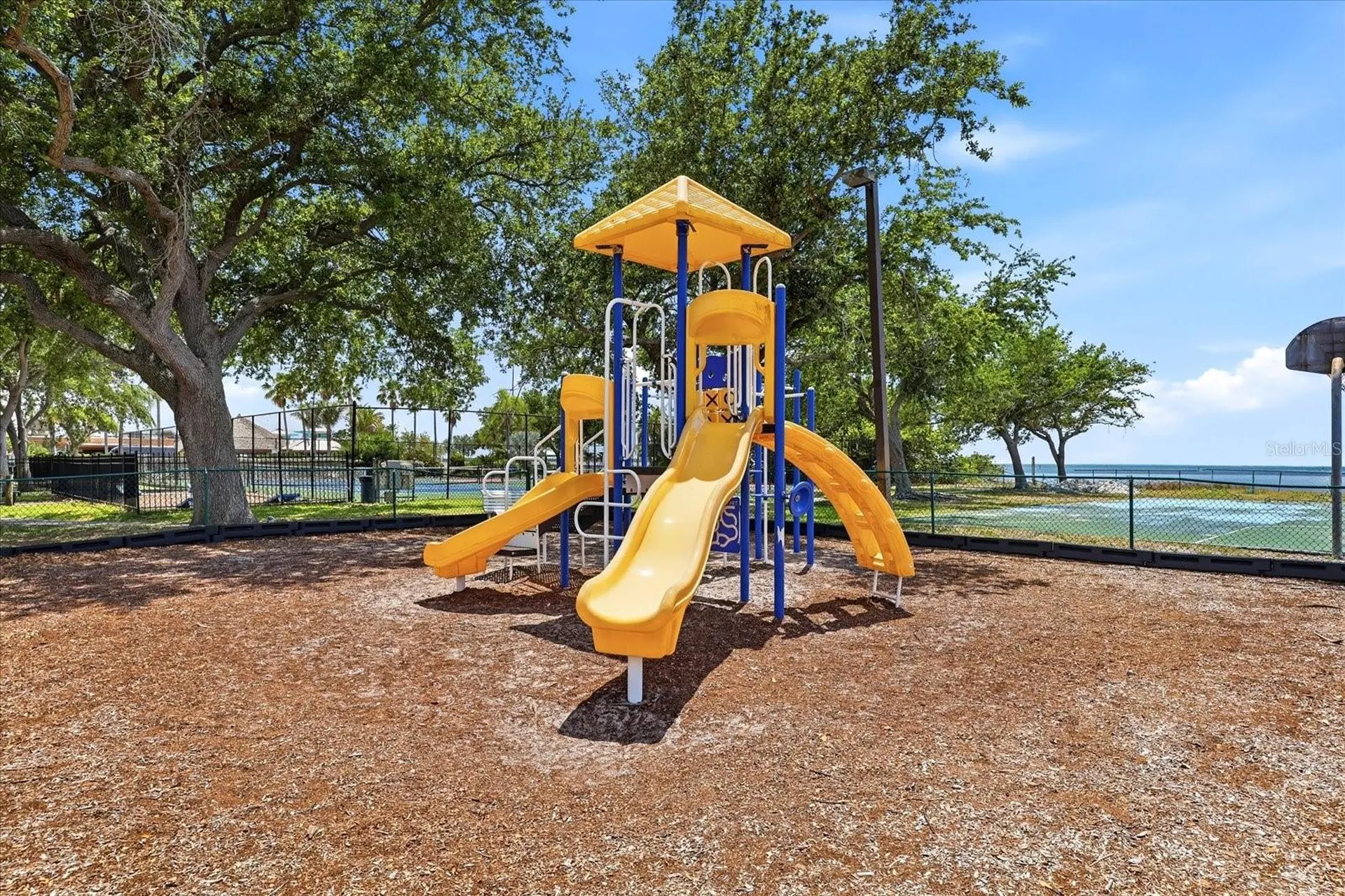 818 Bahia Del Sol Drive Ruskin FL 33570