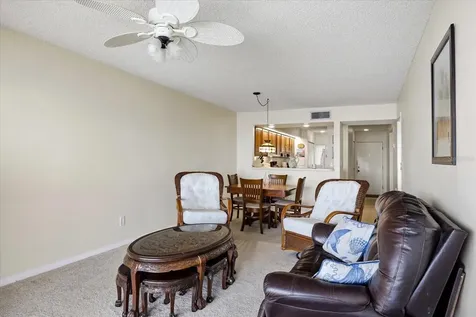 818 Bahia Del Sol Drive Ruskin FL 33570