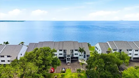 818 Bahia Del Sol Drive Ruskin FL 33570