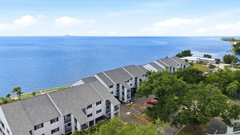 818 Bahia Del Sol Drive Ruskin FL 33570