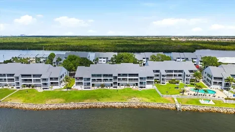 818 Bahia Del Sol Drive Ruskin FL 33570