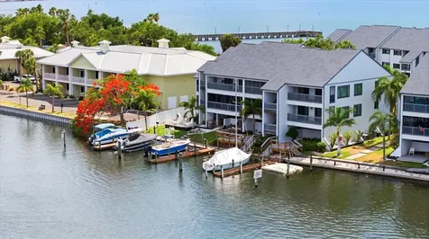 818 Bahia Del Sol Drive Ruskin FL 33570