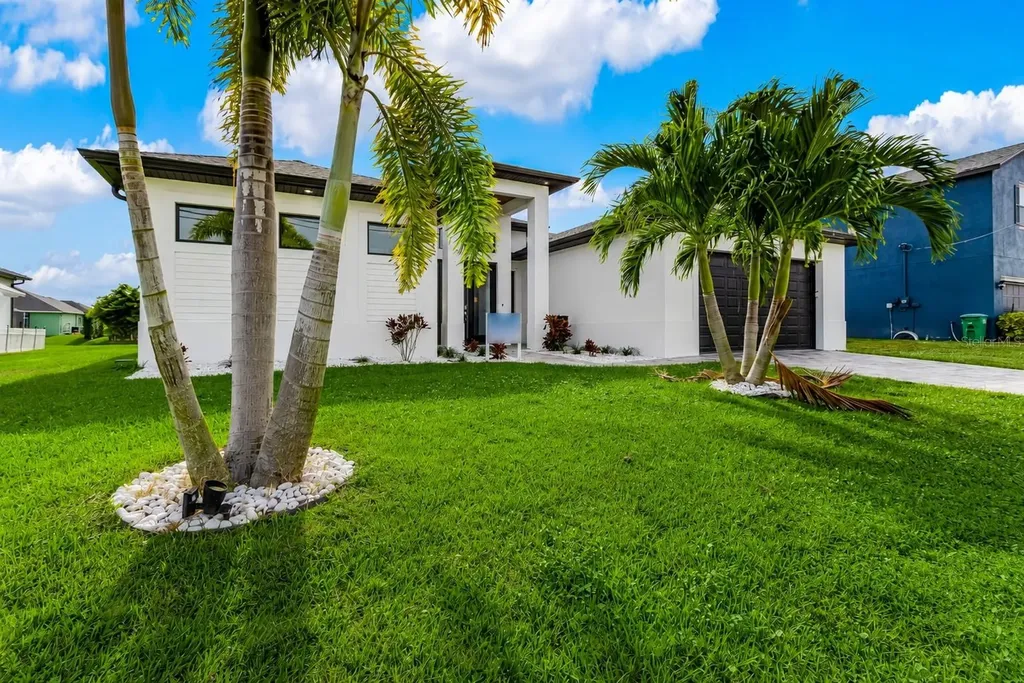 828 SW 28th Street Cape Coral FL 33914