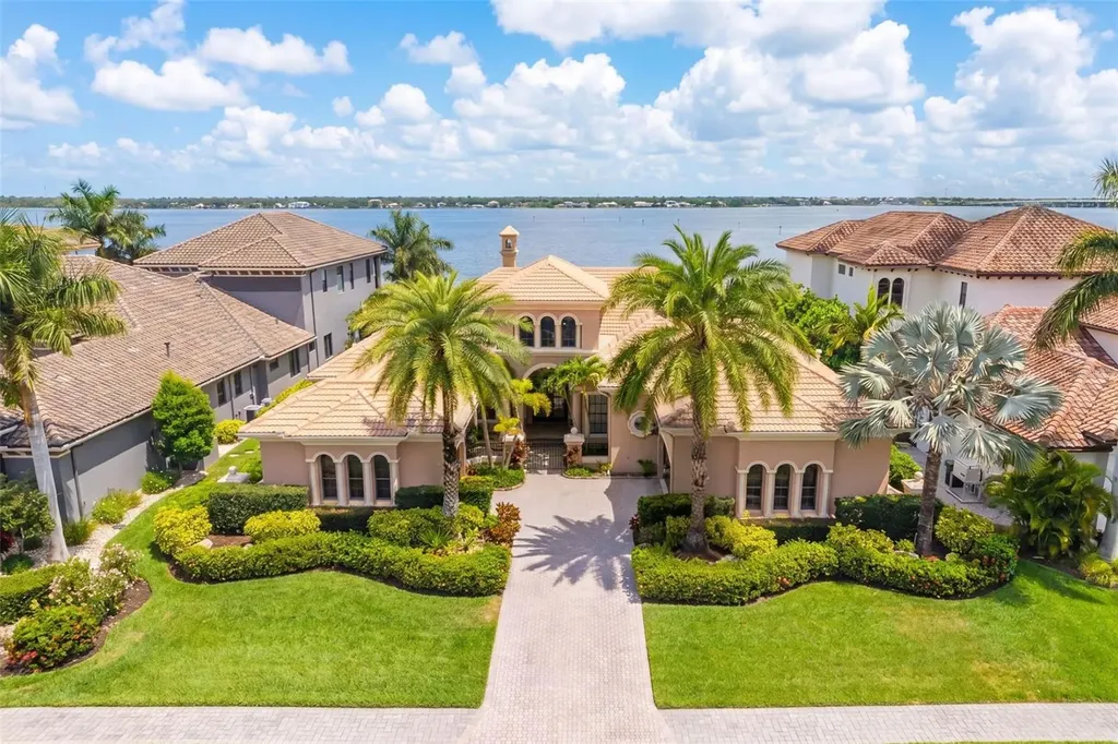 4015 Hawk Island Drive Bradenton FL 34208